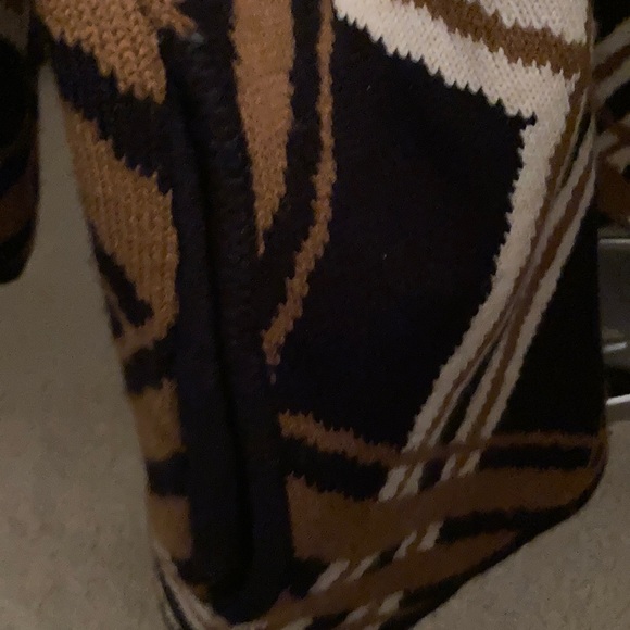 Sweater - Picture 6 of 6